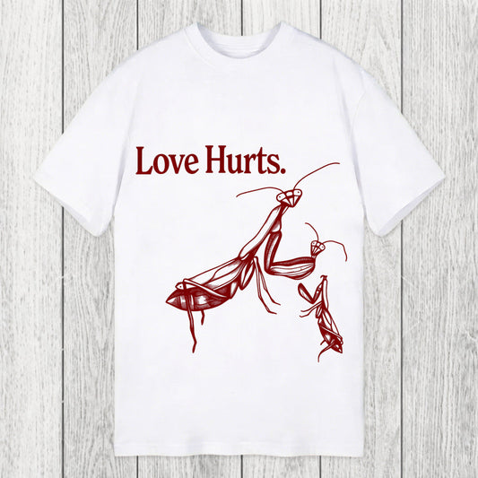 Tokyosol Love Hurts Funny Praying Mantis Classic T-Shirt